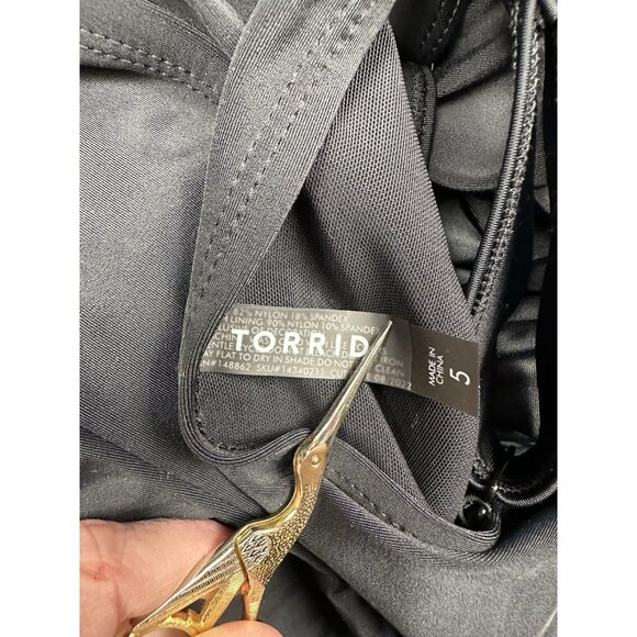 Torrid Women's Lace Trimmed Wireless‎ Black V-Neck Swim Dress with Brief Size 5 - Picture 5 of 8